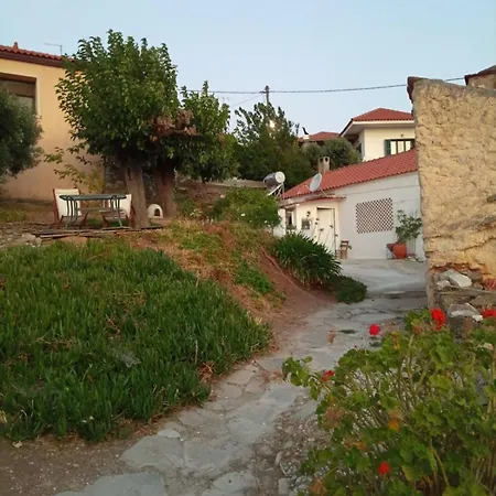 בית נופש Evia Sunrise Hillhouse *