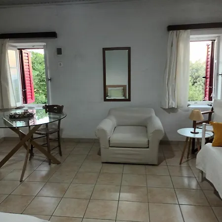 Evia Sunrise Hillhouse בית נופש Raptaíoi